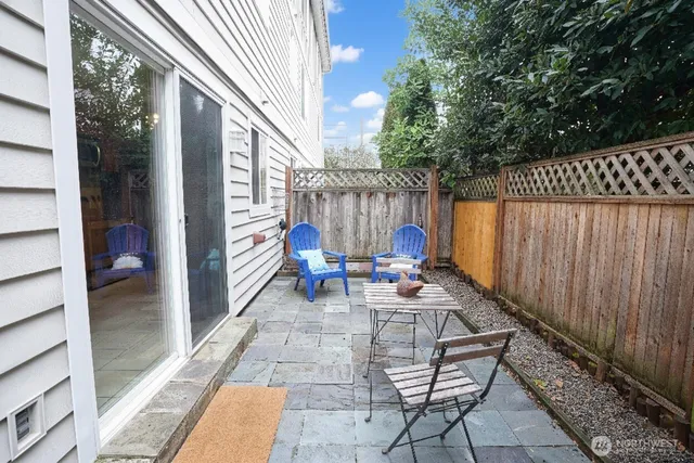 $360,000 | 633 Northwest 85th Street, Unit 102, Seattle, WA 98117