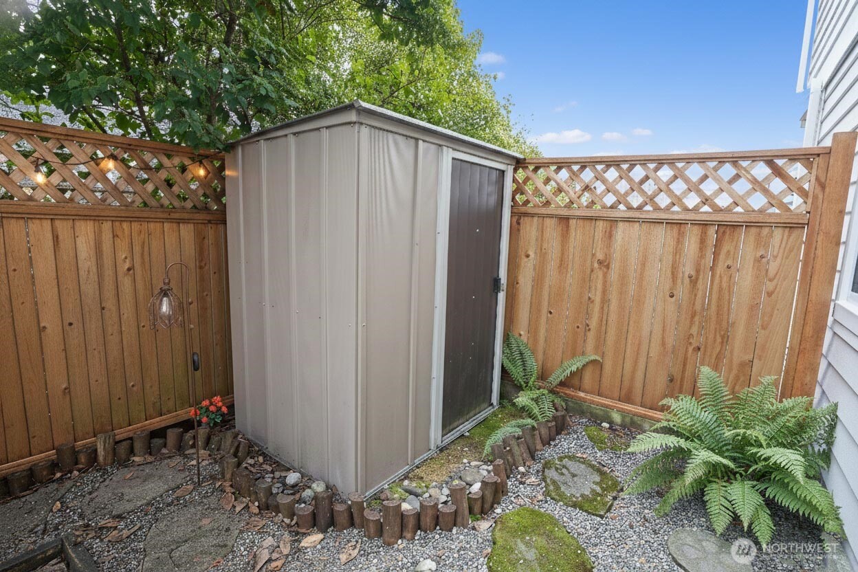 633 Northwest 85th Street, Unit 102 Seattle, WA 98117 - Photo 15 of 20