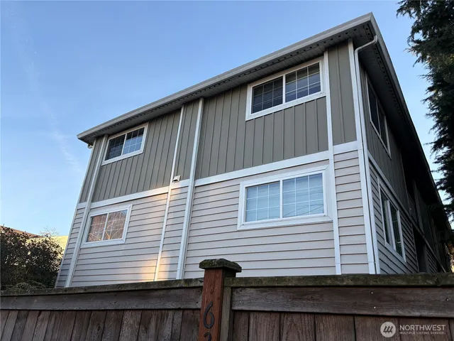$360,000 | 633 Northwest 85th Street, Unit 102, Seattle, WA 98117