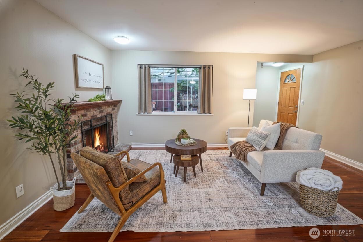 633 Northwest 85th Street, Unit 102 Seattle, WA 98117 - Photo 2 of 20