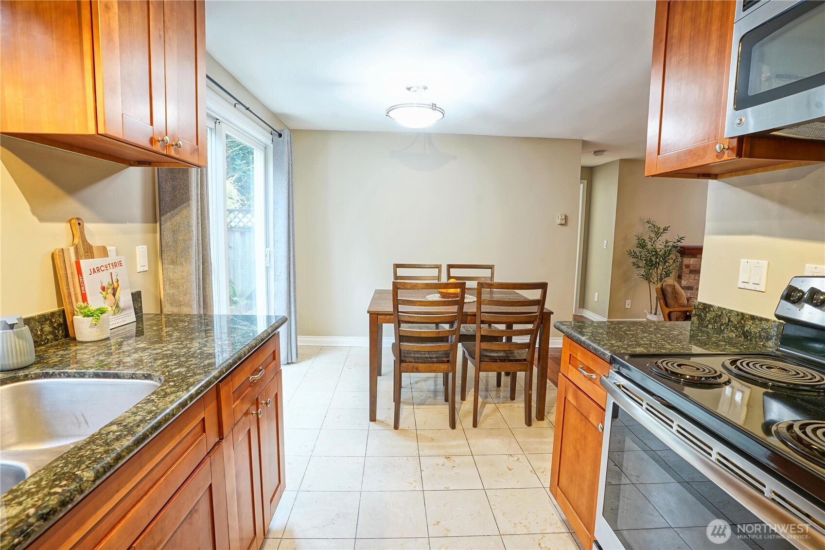 633 Northwest 85th Street, Unit 102 Seattle, WA 98117 - Photo 8 of 20