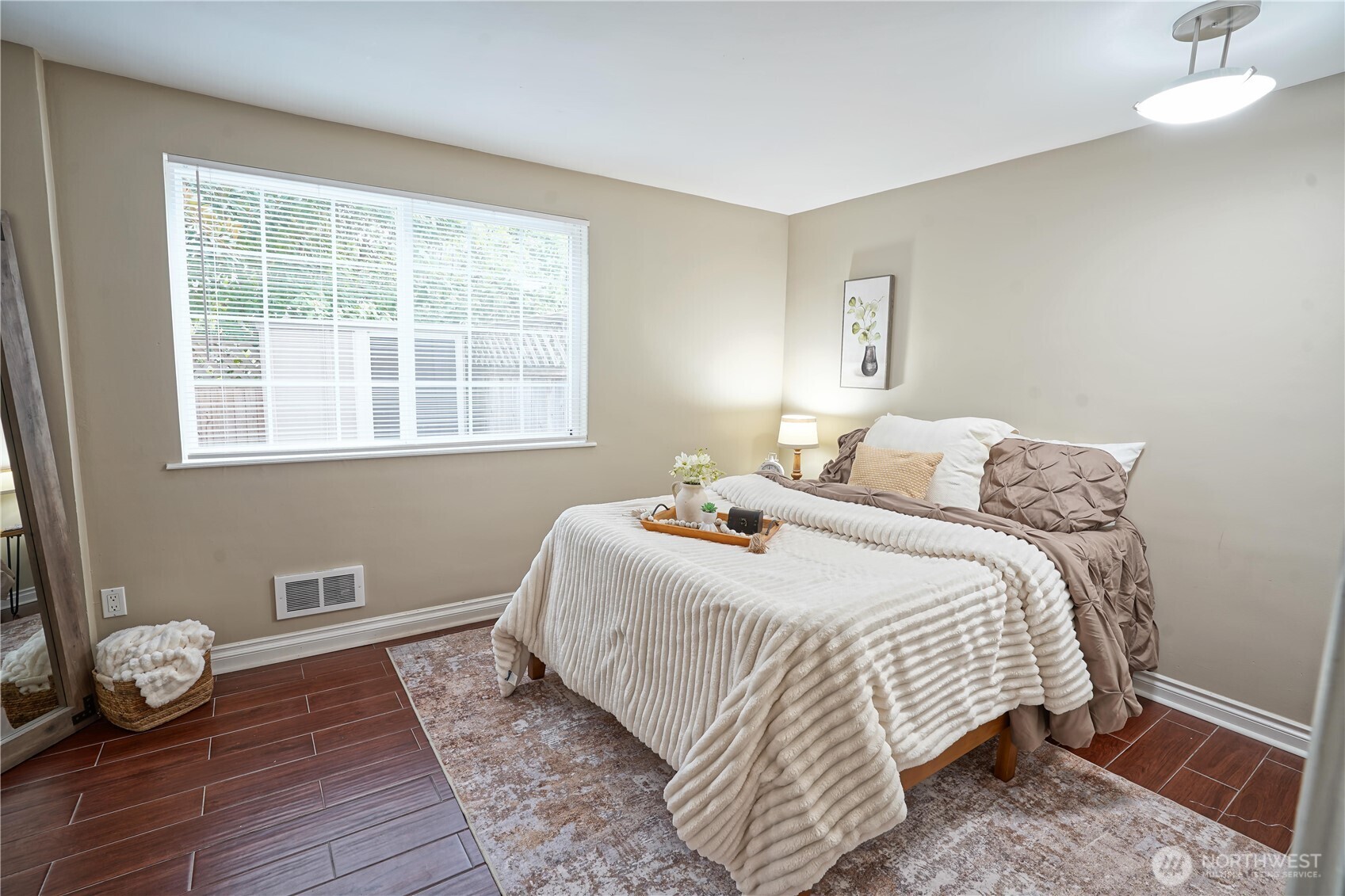 633 Northwest 85th Street, Unit 102 Seattle, WA 98117 - Photo 9 of 20