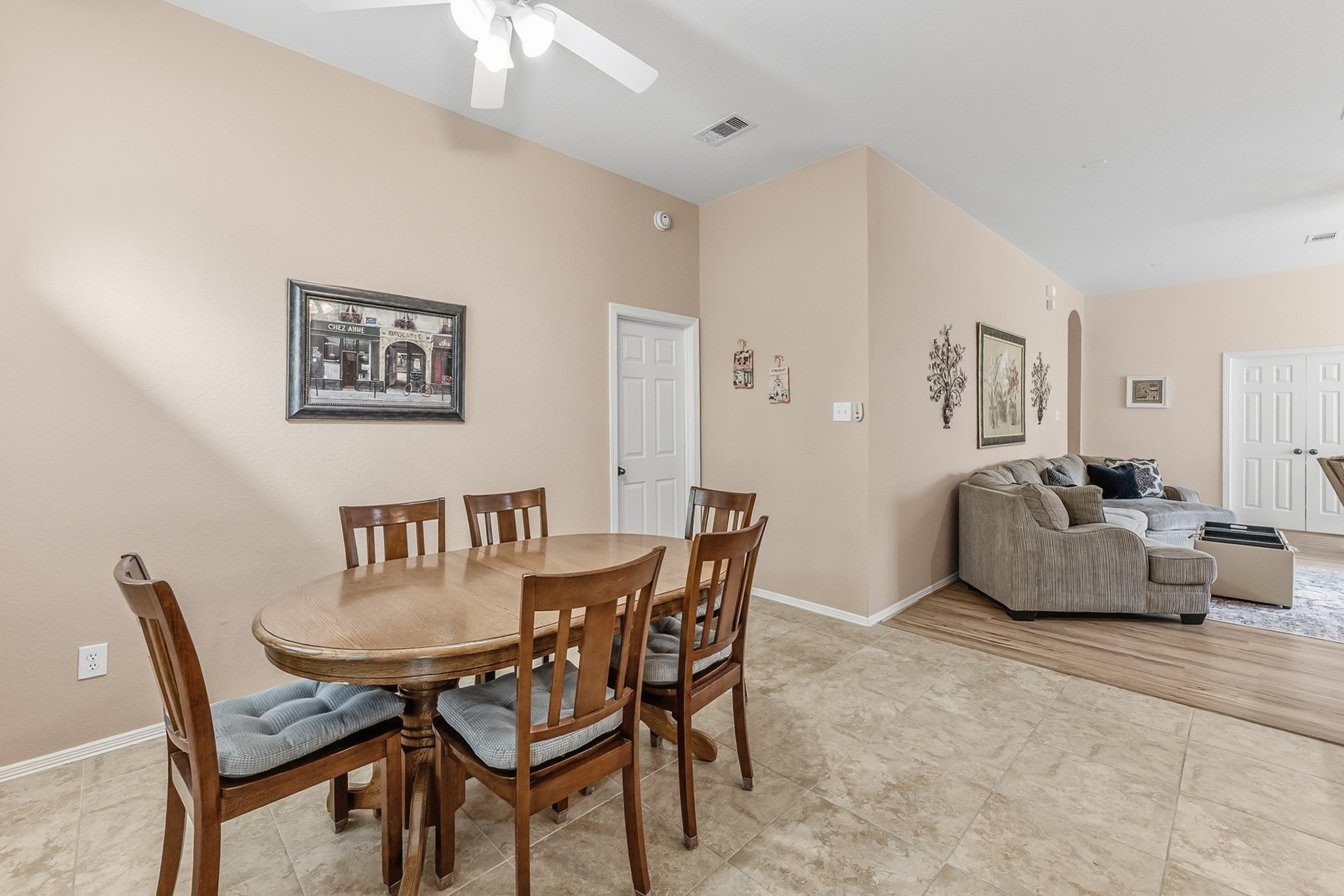 273 Sunset Path South Conroe, TX 77316 - Photo 17 of 45 Open Concept Living at 273 Sunset Path S, 77316.