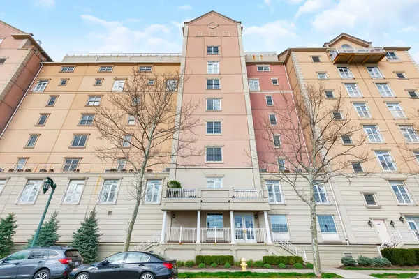 $429,000 | 207 Shearwater Court West, Unit 66, Jersey City, NJ 07305