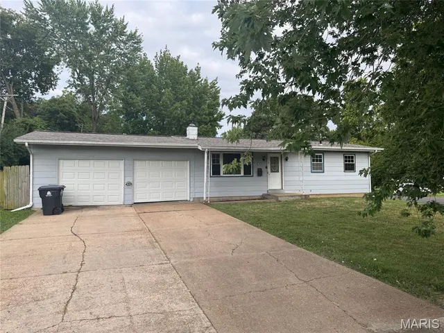 $149,900 | 1090 Howdershell Road, Florissant, MO 63031