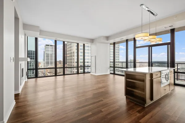 $4,590 | 465 Nicollet Mall, Unit 2307, Minneapolis, MN 55401