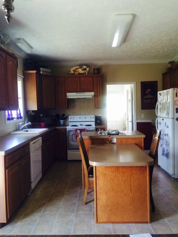 2293 Old Linwood Road Lexington, NC 27292 - Photo 3 of 19 Gallery Image 3