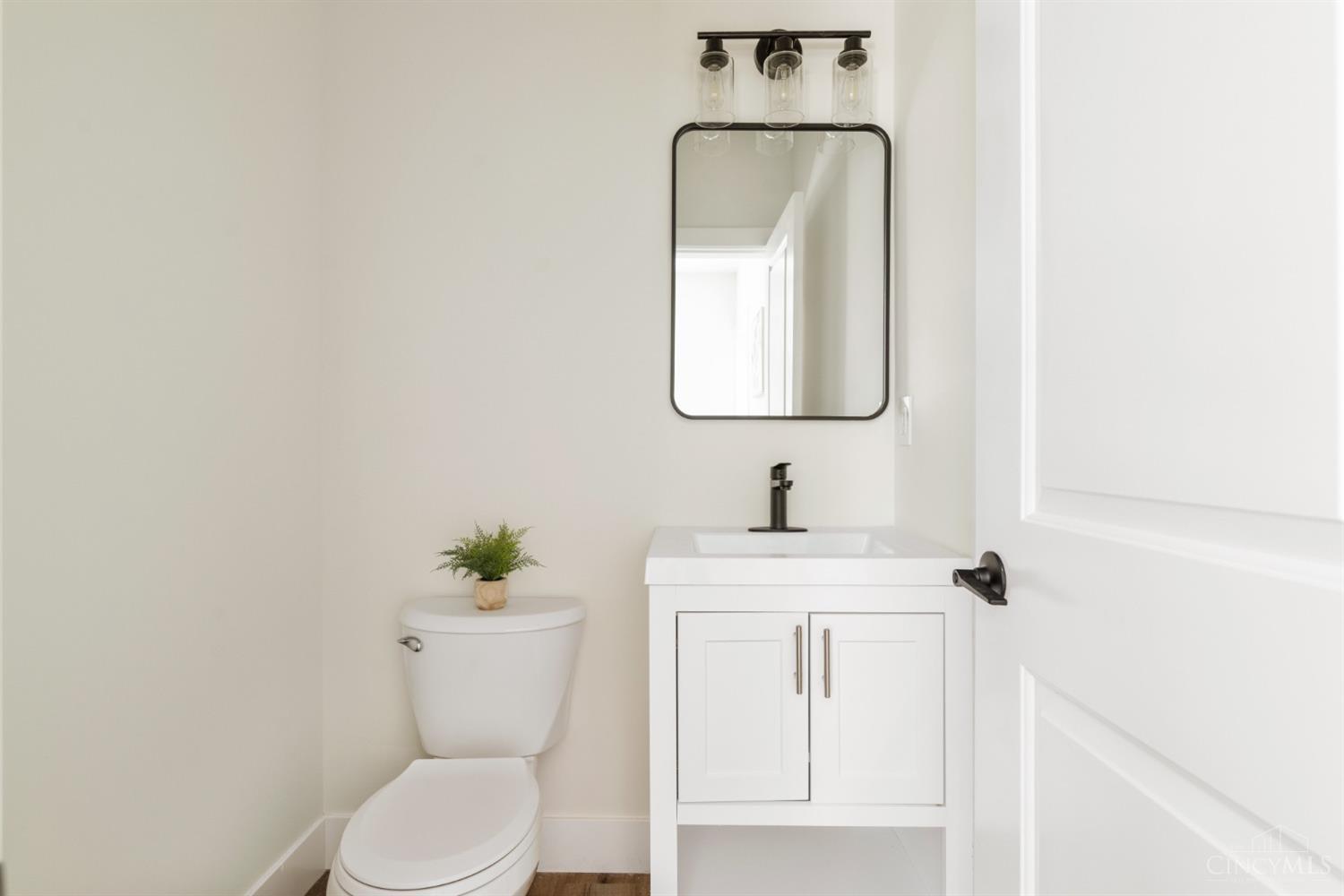 5115 Camargo Road Cincinnati, OH 45227 - Photo 21 of 48 Gallery Image 21