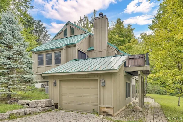 $460,000 | 1 Abbott Hill Road, Concord, NY 14025