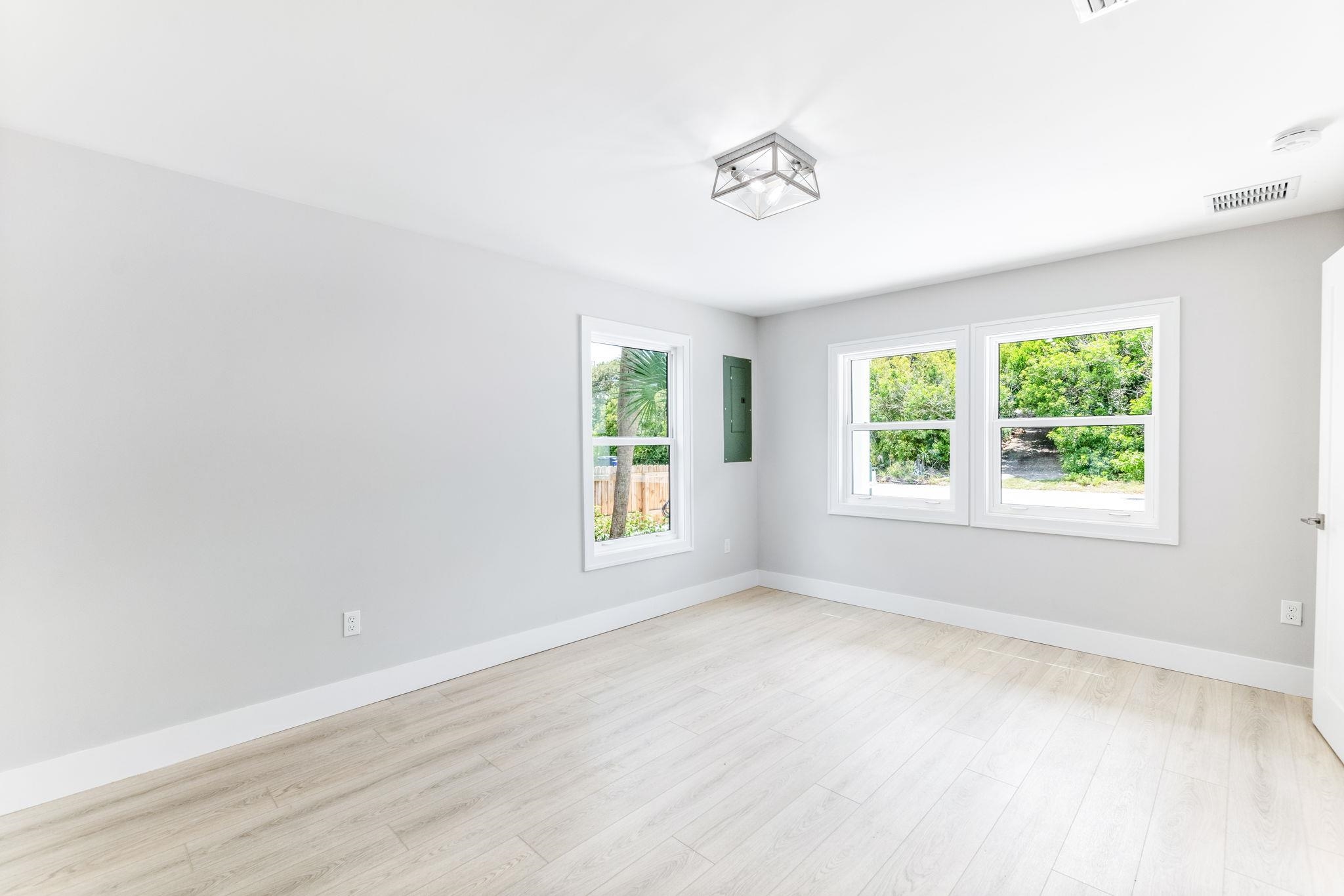 5348 Pelican Way St. Augustine, FL 32080 - Photo 21 of 46 an empty room with a window