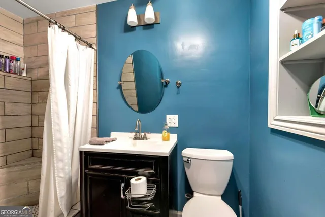 a view of a glass door of the house