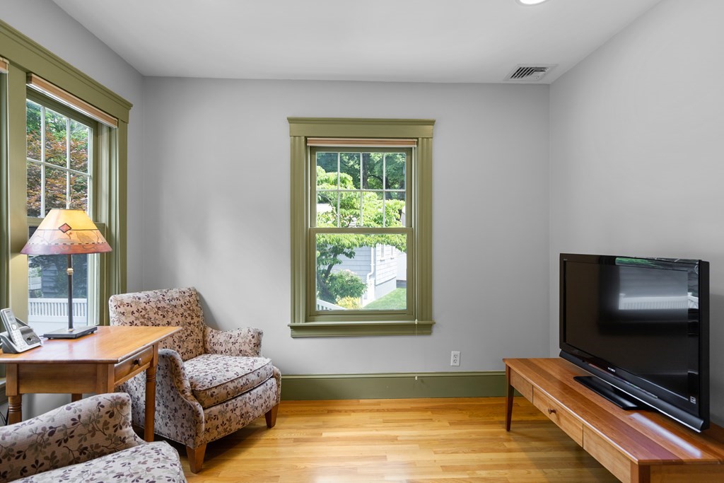 4 Bonad Road Winchester, MA 01890 - Photo 7 of 39 Gallery Image 7