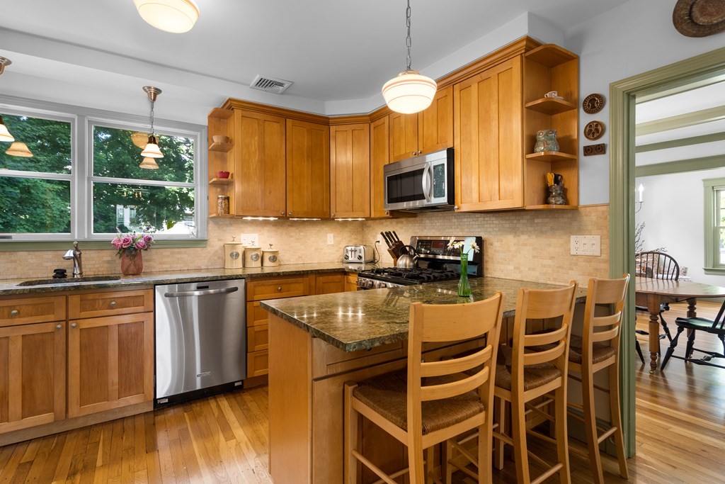 4 Bonad Road Winchester, MA 01890 - Photo 9 of 39 Gallery Image 9