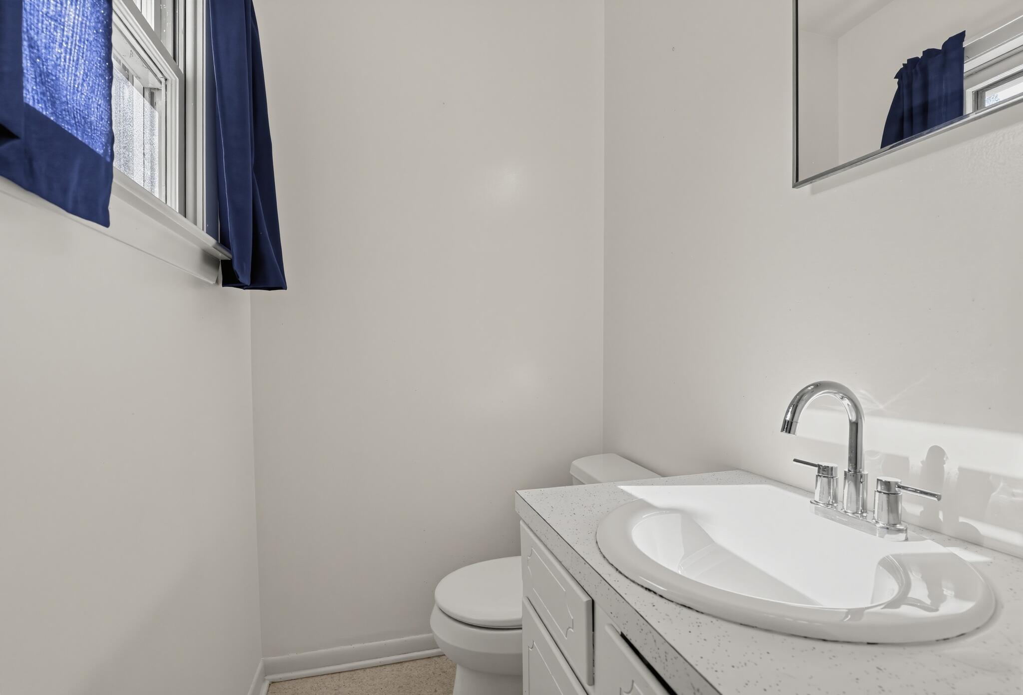 3741 South Shepherd Road Mount Pleasant, MI 48858 - Photo 31 of 46 29_3741_S_Shepherd_Rd-Bathroom-8229