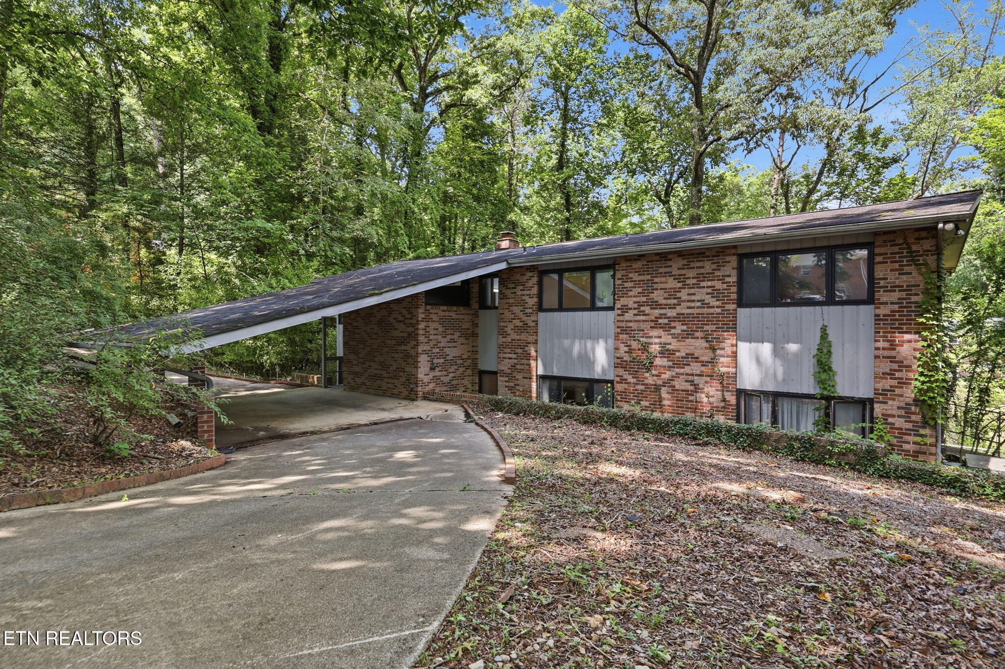114 Balboa Circle Oak Ridge, TN 37830 - Photo 1 of 52 Unique Design