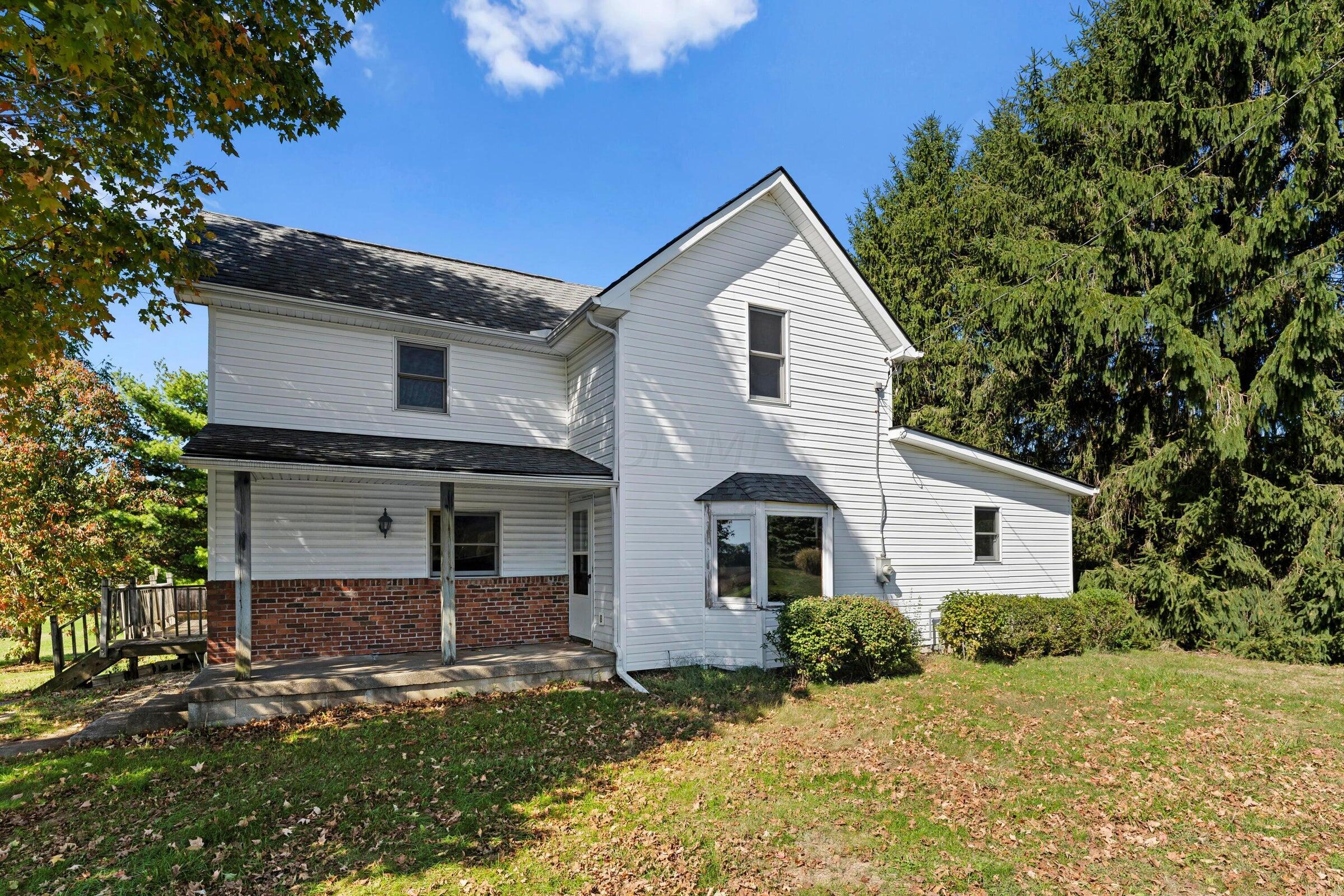 2574 Alward Road Southwest Pataskala, OH 43062 - Photo 2 of 61 2 - 2574 Alward Rd SW
