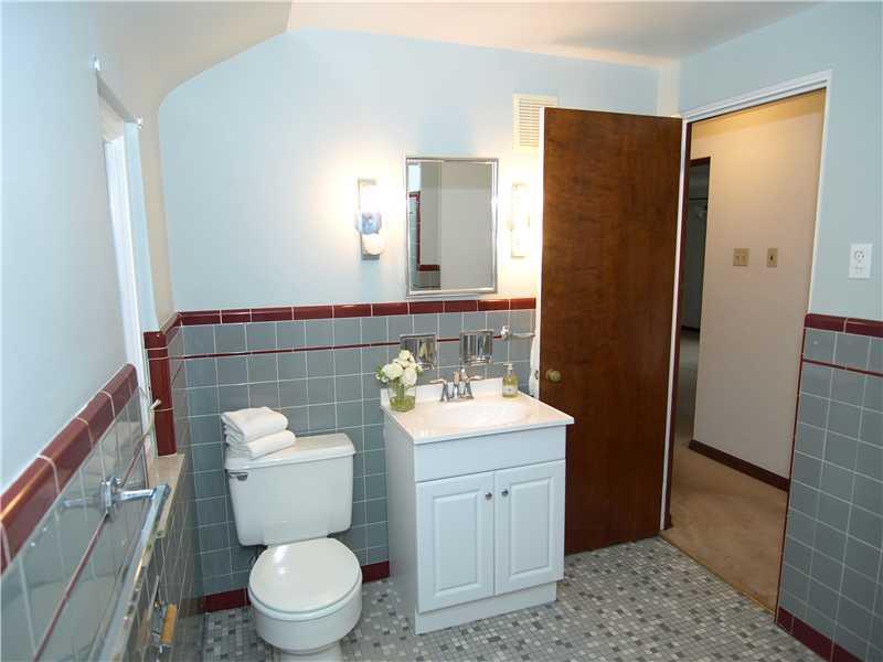 4832 Rolling Hills Road Whitehall, PA 15236 - Photo 14 of 25 Full Bath.