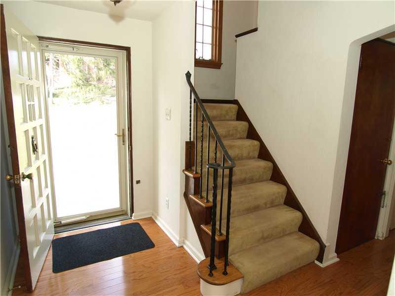 Entry/Foyer. 