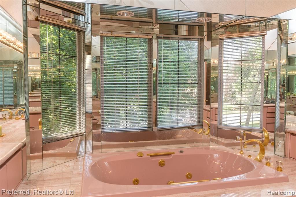 34015 Lyncroft Street Farmington Hills, MI 48331 - Photo 23 of 34