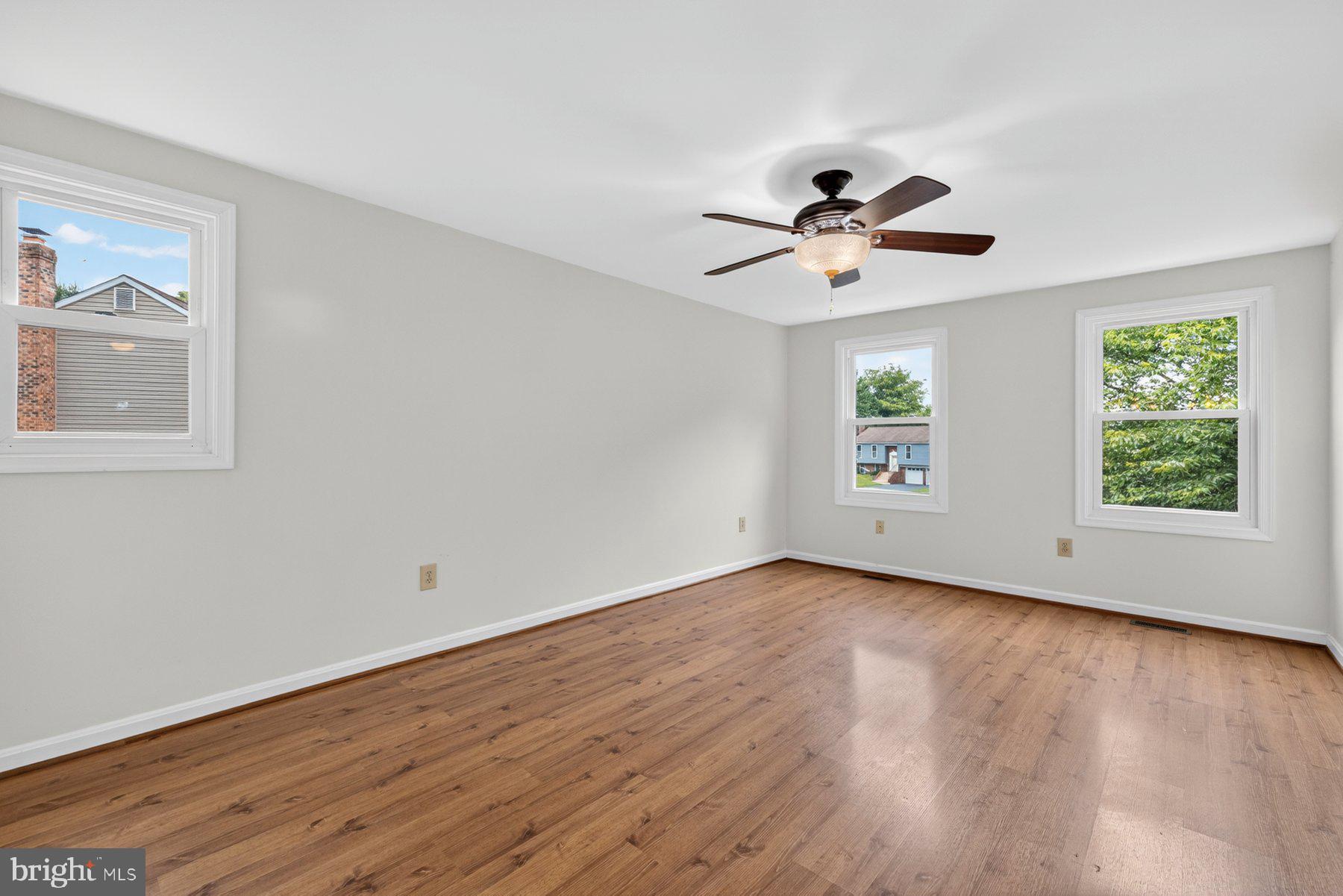 302 Spring Gate Court Mount Airy, MD 21771 - Photo 33 of 48