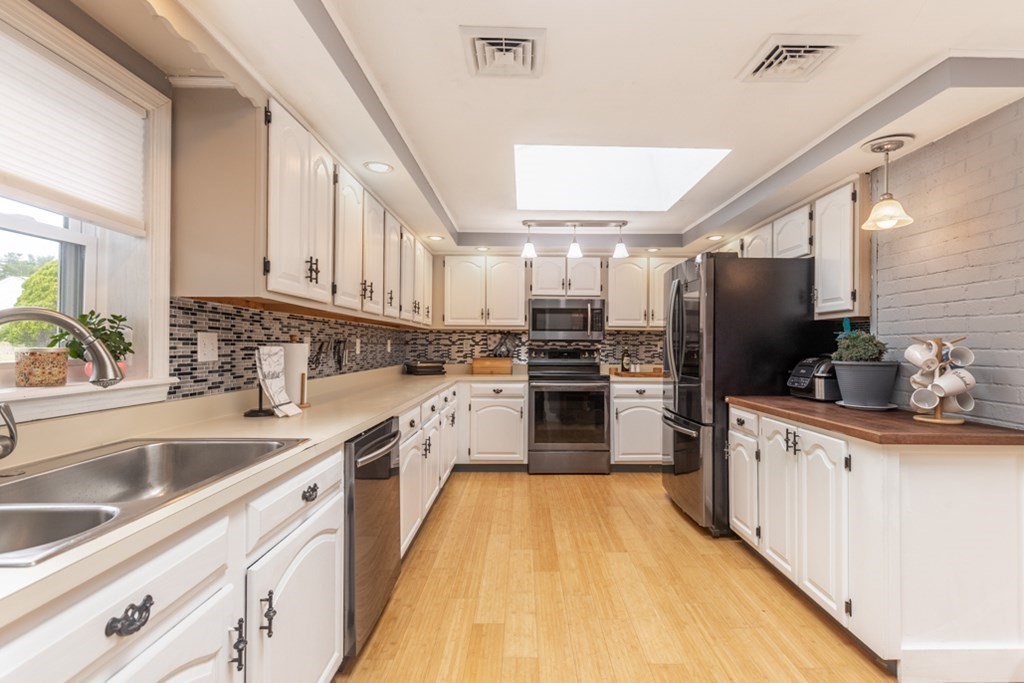 6 Dondi Road Beverly, MA 01915 - Photo 8 of 36
