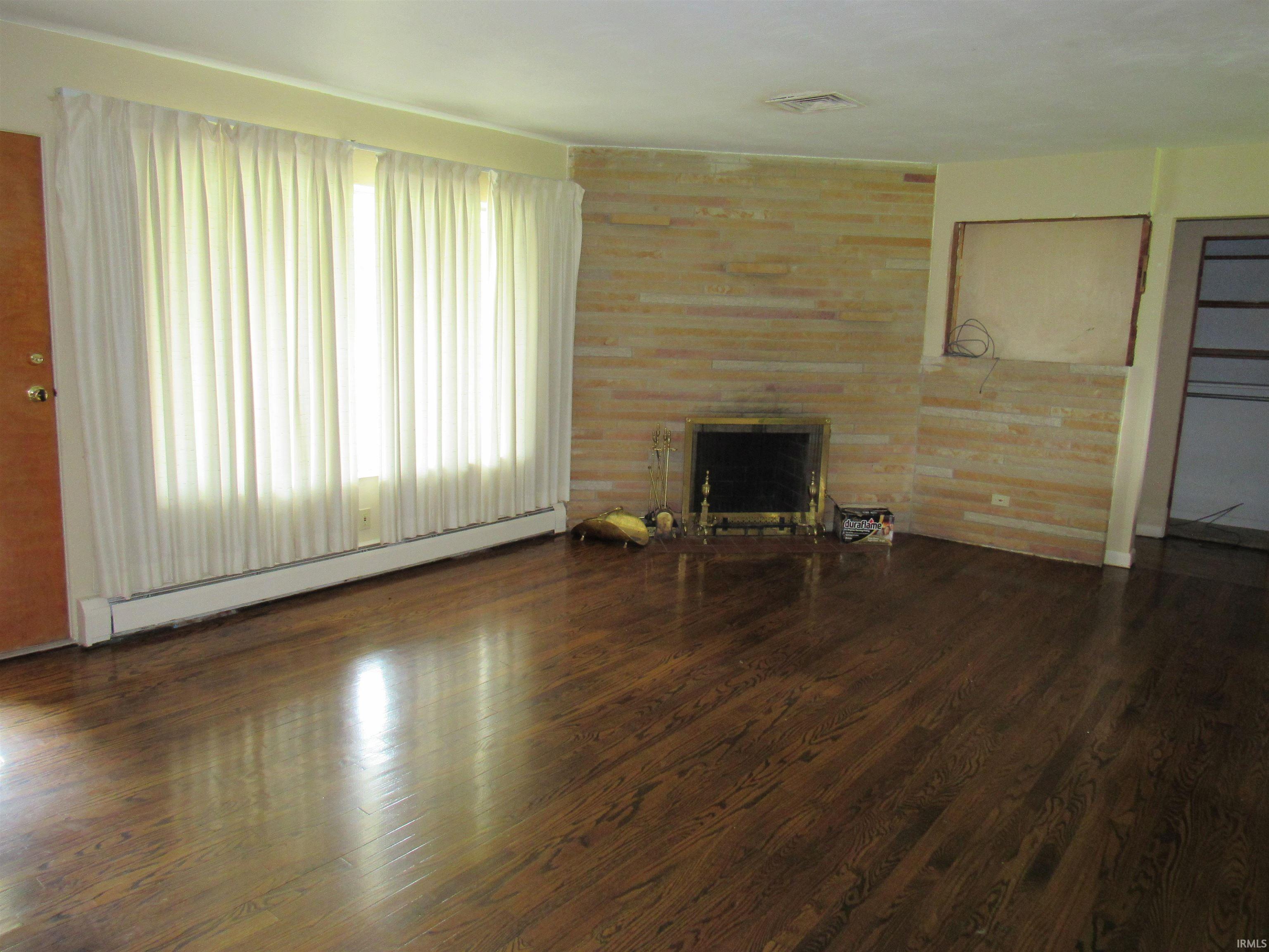 15735 Kelly Road Mishawaka, IN 46544 - Photo 4 of 12