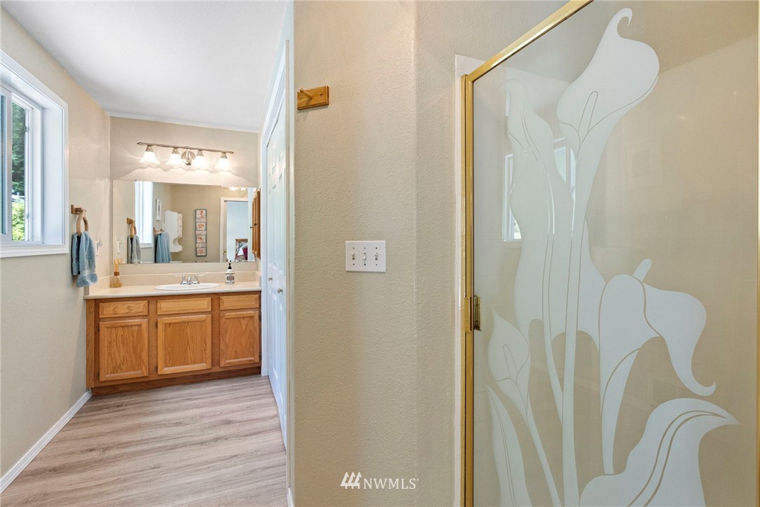 240 Southwest Lider Road Port Orchard, WA 98367 - Photo 14 of 29 Gallery Image 14