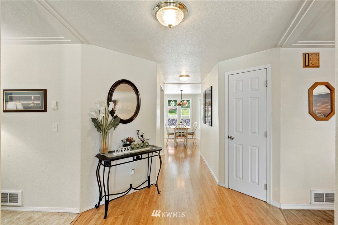 240 Southwest Lider Road Port Orchard, WA 98367 - Photo 8 of 29 Gallery Image 8