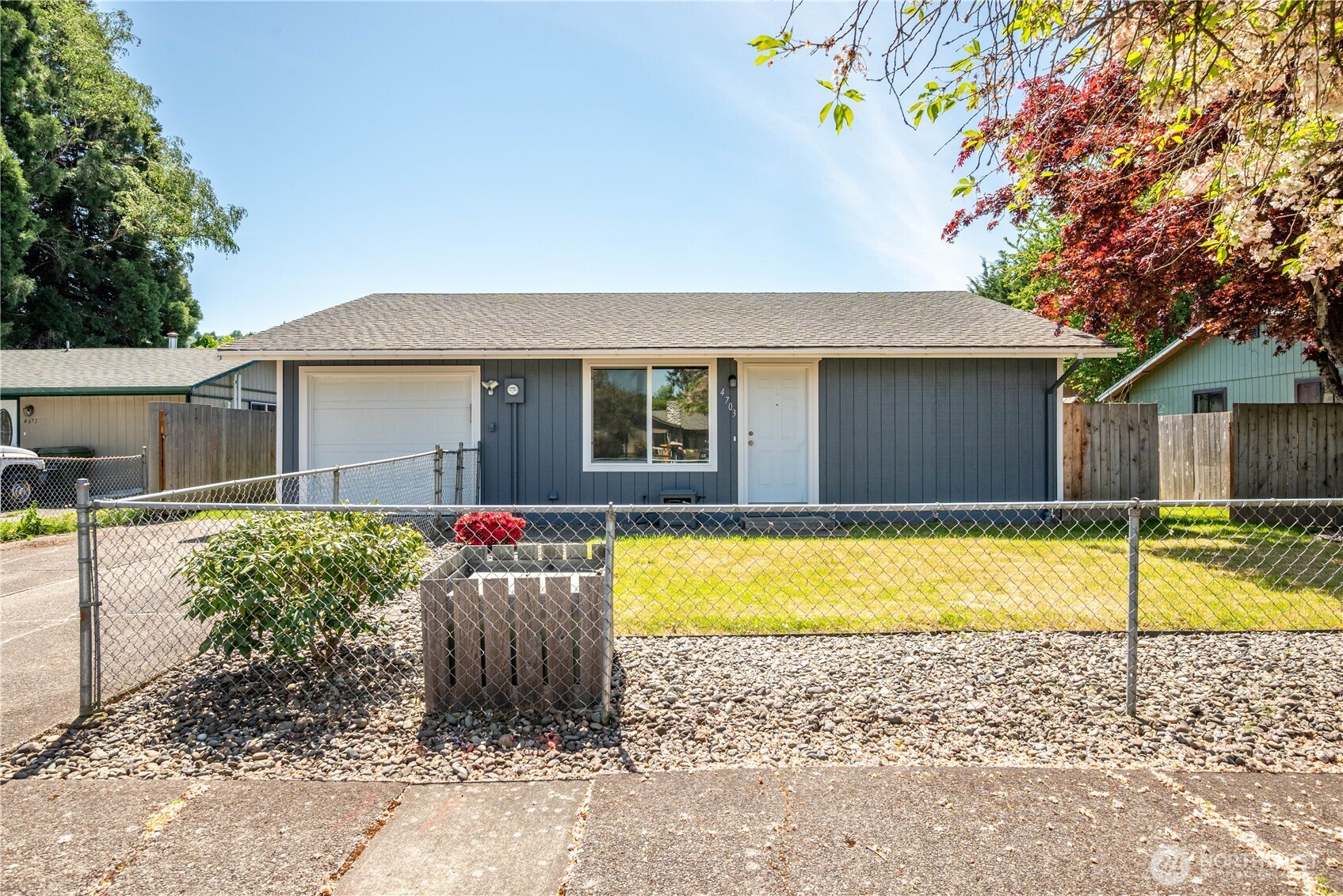 4703 Merlin Street Longview, WA 98632 - Photo 2 of 26