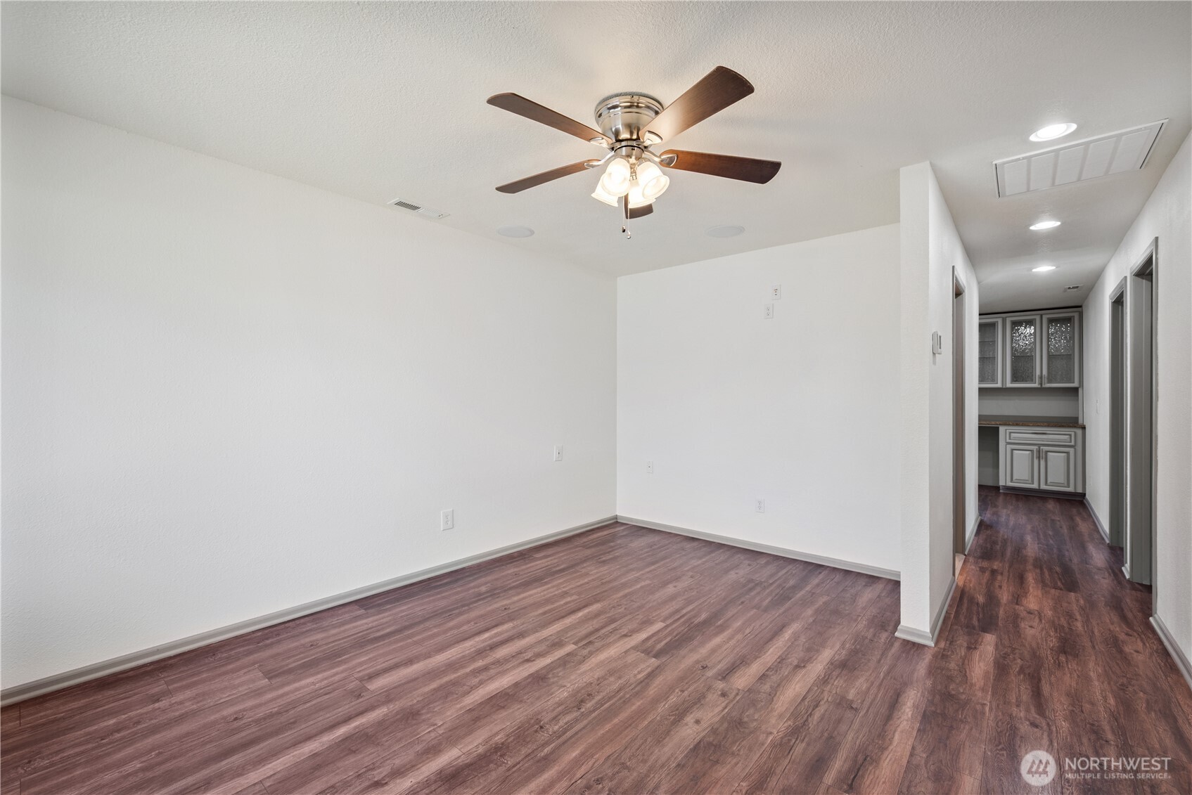 4703 Merlin Street Longview, WA 98632 - Photo 8 of 26