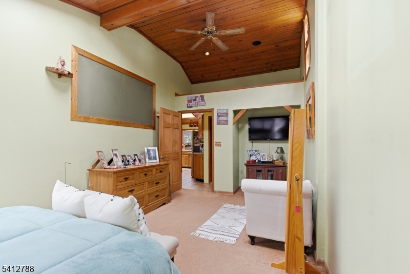 543 Lakeside Avenue Hopatcong, NJ 07821 - Photo 16 of 33