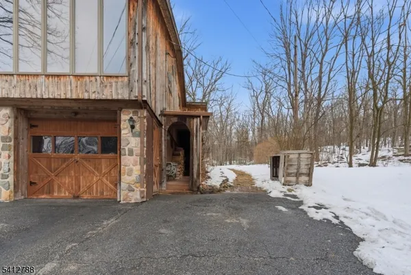 $389,000 | 543 Lakeside Avenue, Hopatcong, NJ 07821
