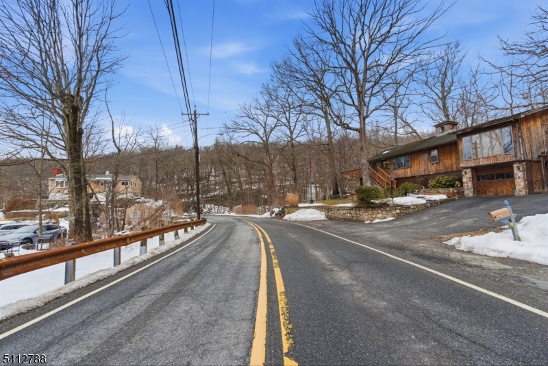 543 Lakeside Avenue Hopatcong, NJ 07821 - Photo 31 of 33
