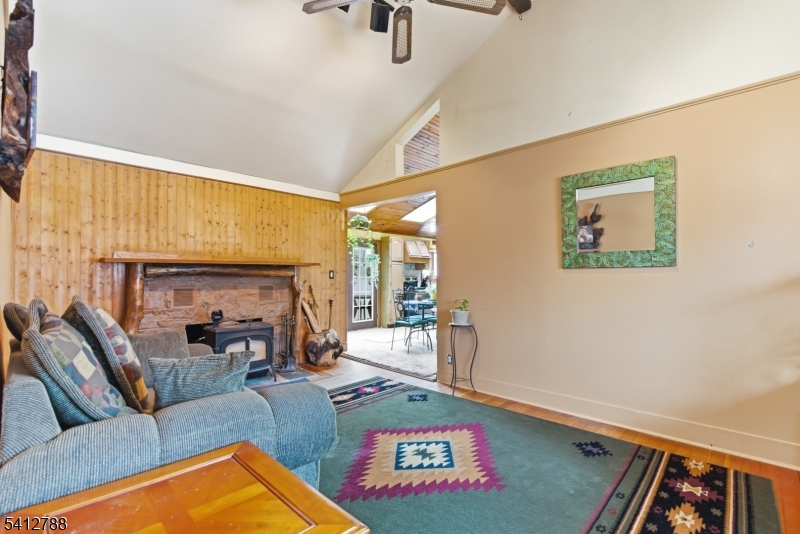 543 Lakeside Avenue Hopatcong, NJ 07821 - Photo 10 of 33