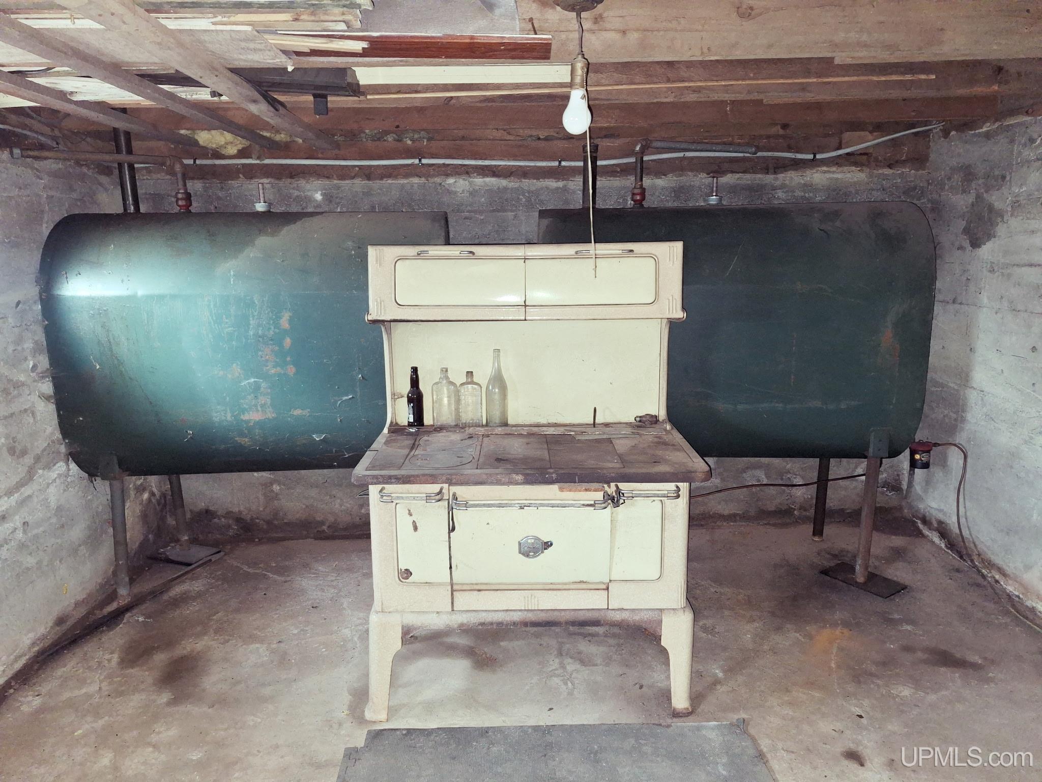 28232 Post Office Road Mass City, MI 49948 - Photo 14 of 44