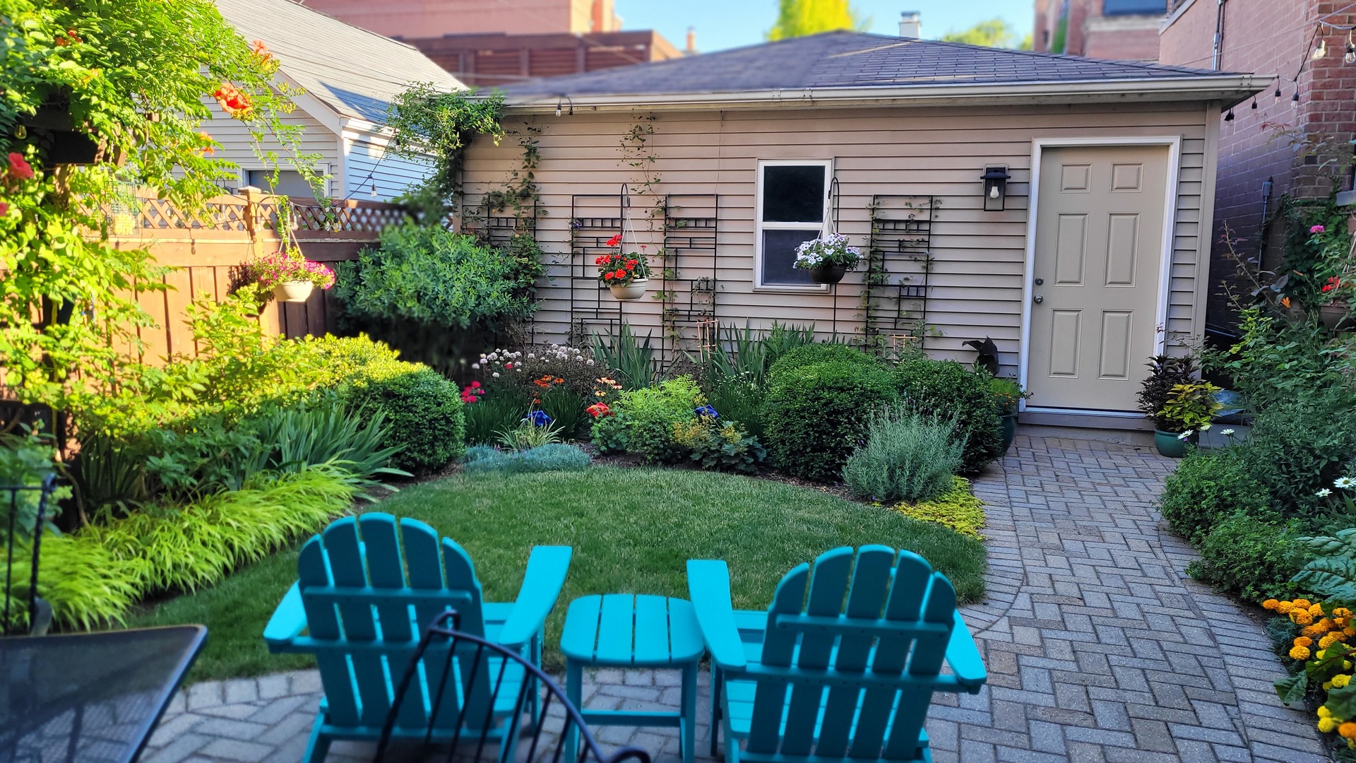 1332 West School Street Chicago, IL 60657 - Photo 39 of 45 a view of a chair and table in the patio