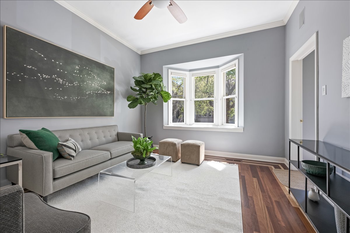 1332 West School Street Chicago, IL 60657 - Photo 7 of 45 a living room with furniture and a potted plant