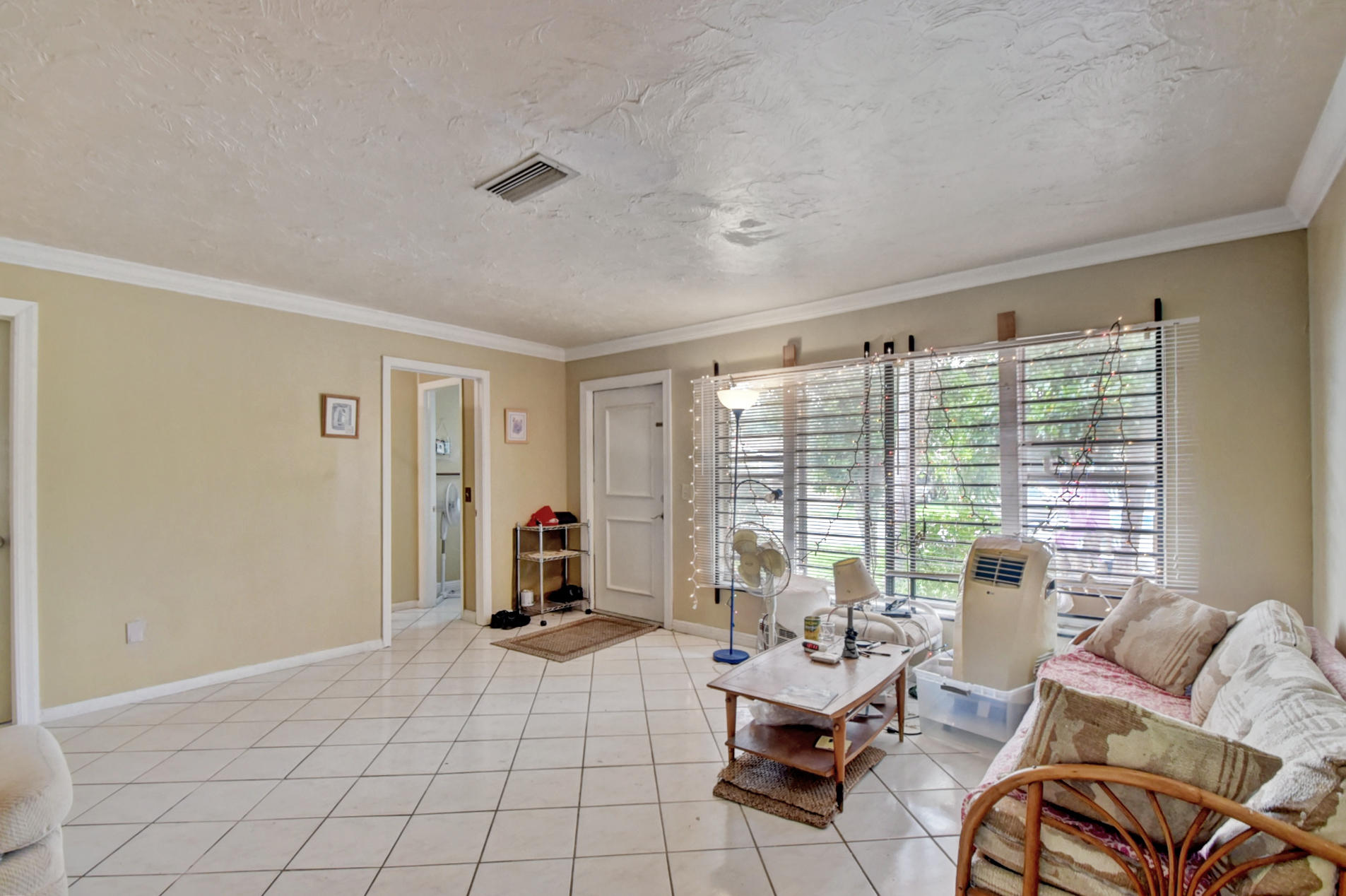 22626 Southwest 65th Way Boca Raton, FL 33428 - Photo 5 of 28 05_alp_8976_77_78_79_80