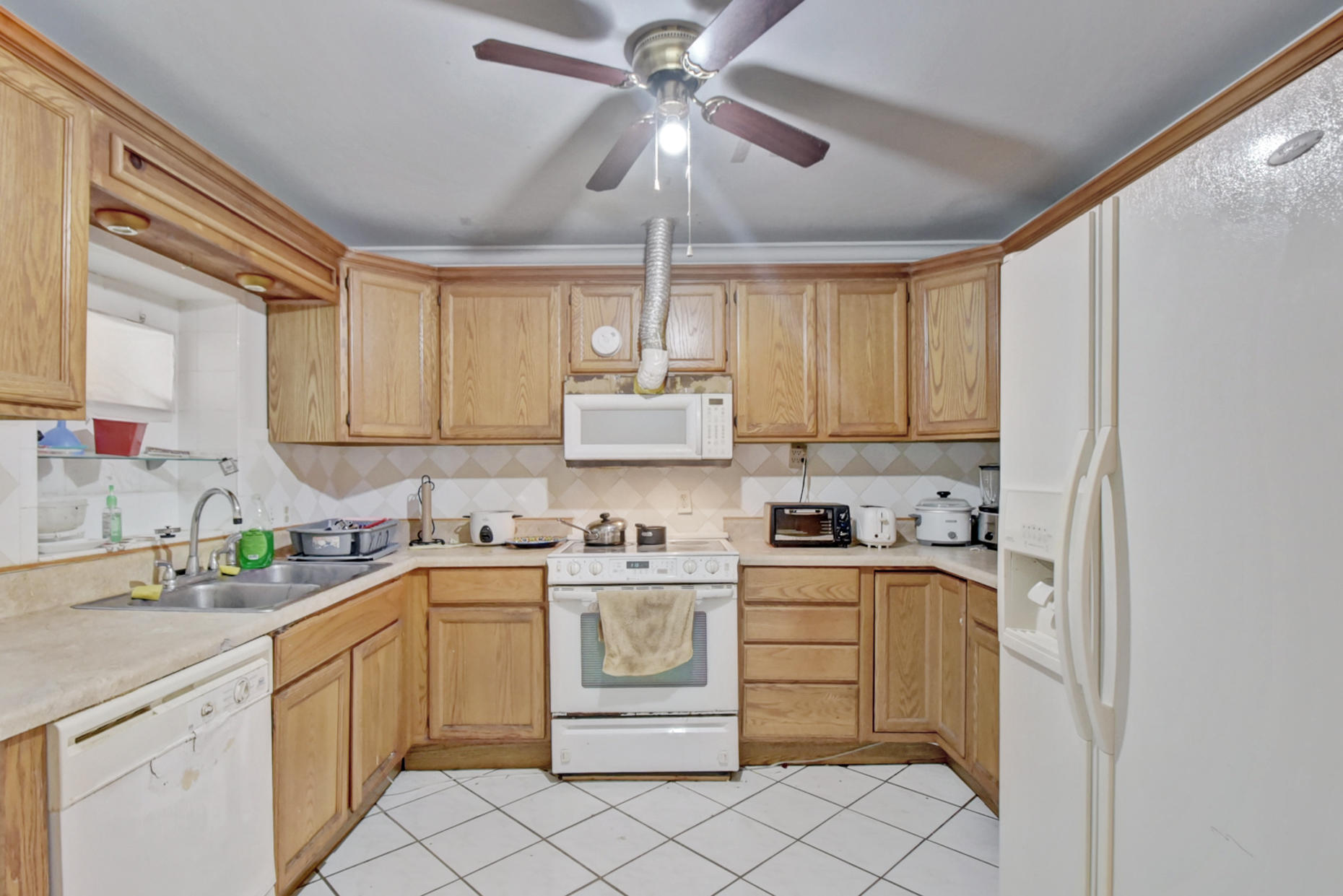 22626 Southwest 65th Way Boca Raton, FL 33428 - Photo 9 of 28 09_alp_9026_27_28_29_30