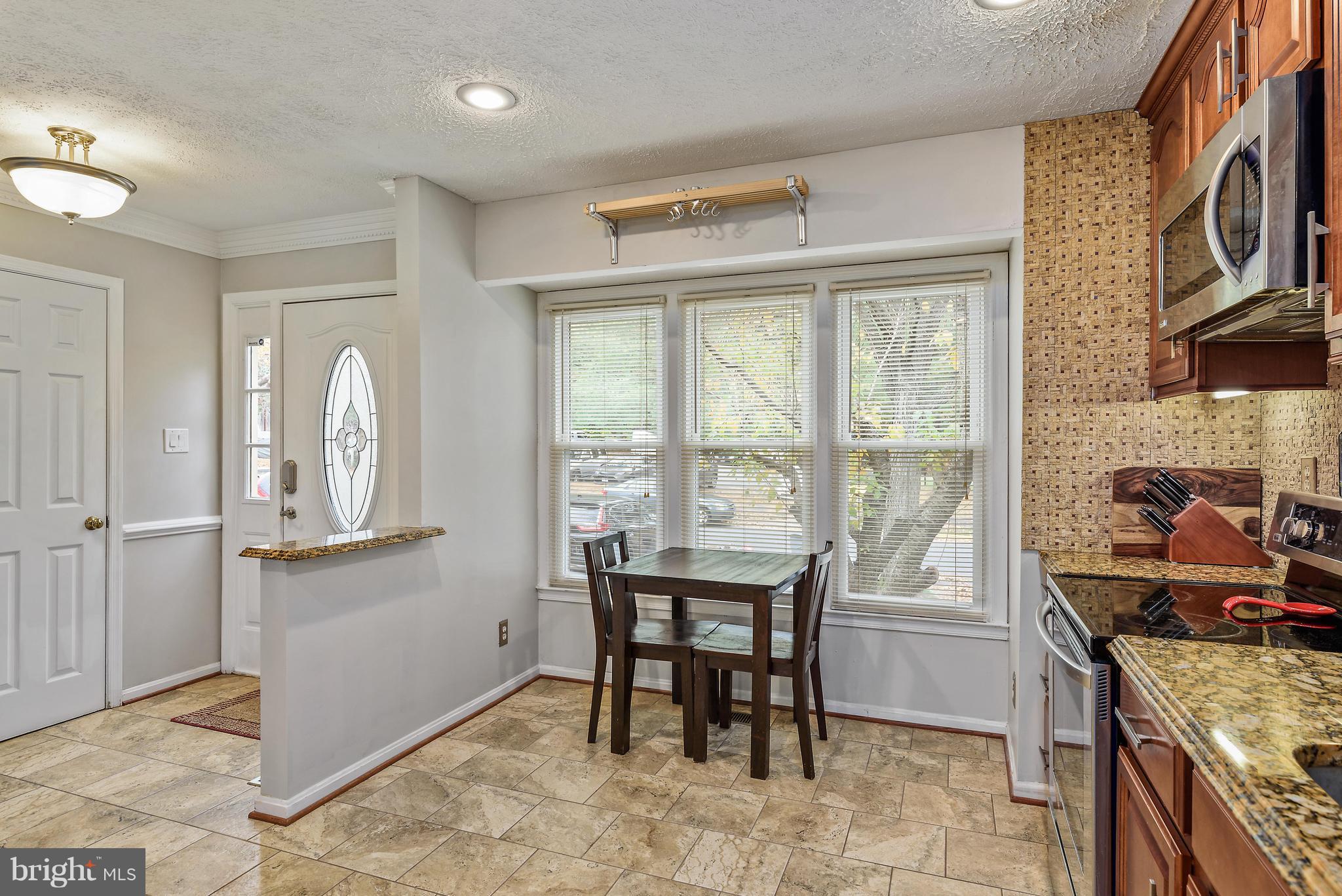 7305 Stream Way Springfield, VA 22152 - Photo 6 of 35 Eating Space in Kitchen