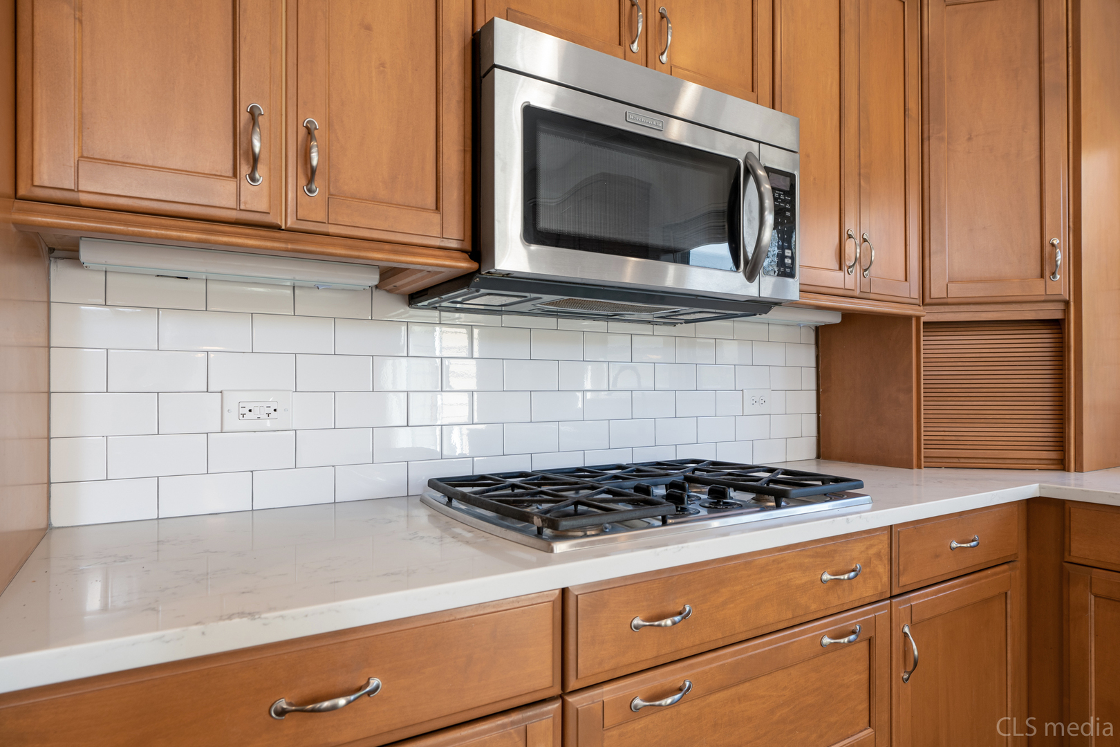 3540 Patten Road Highland Park, IL 60035 - Photo 12 of 30 a kitchen with granite countertop cabinets and steel stainless steel appliances