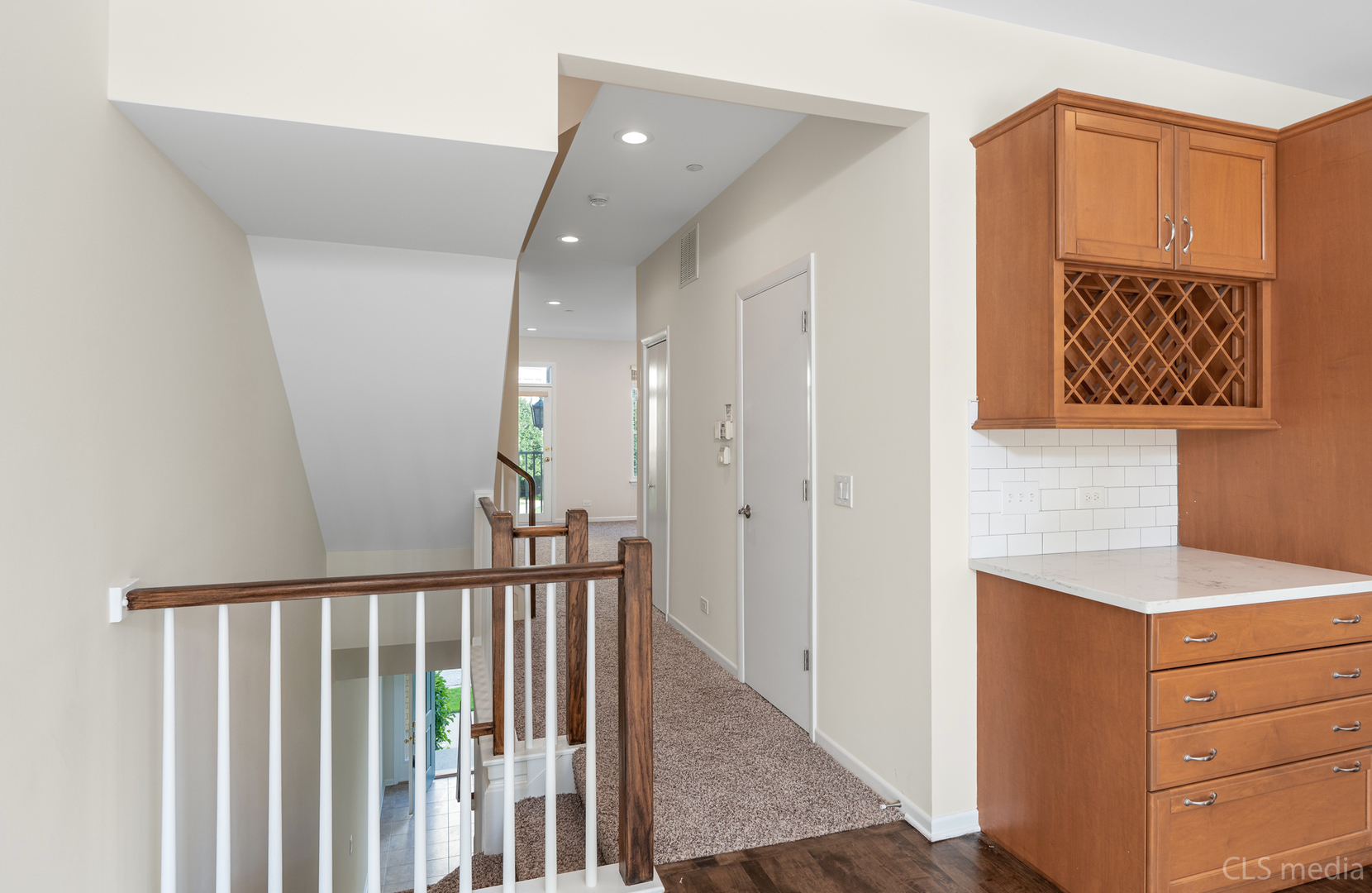 3540 Patten Road Highland Park, IL 60035 - Photo 13 of 30 a view of a hallway