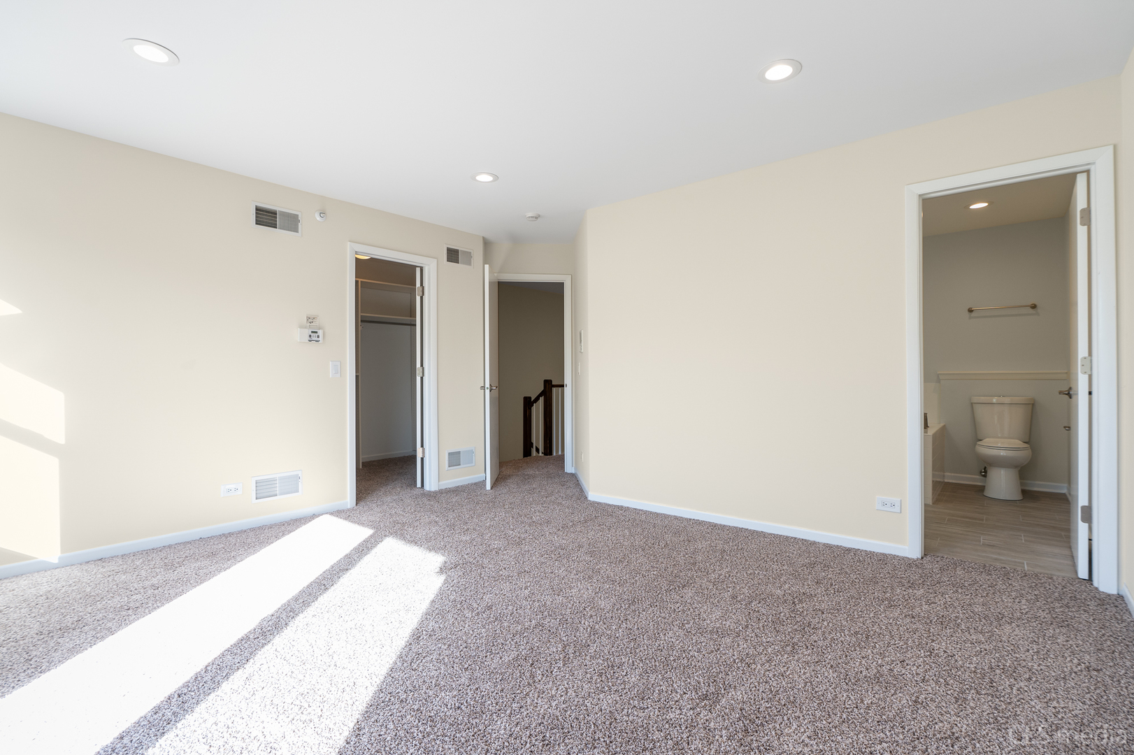 3540 Patten Road Highland Park, IL 60035 - Photo 19 of 30 a view of room with a bathroom