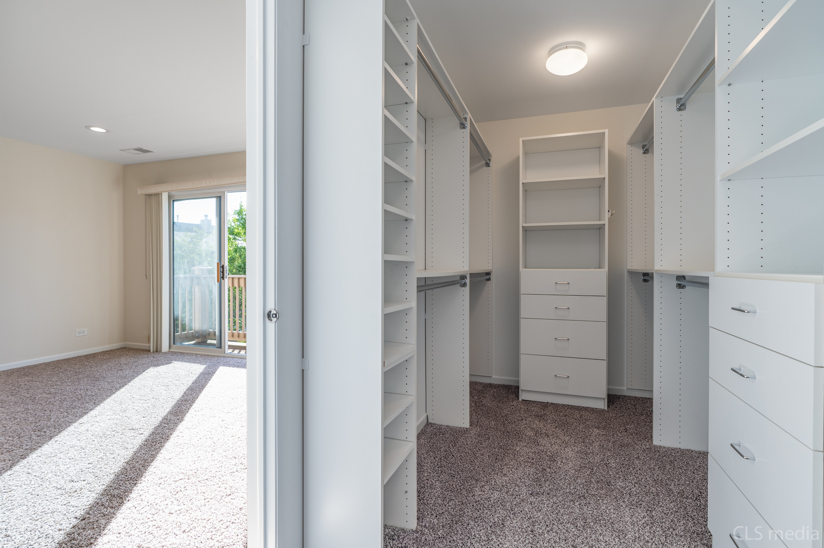 3540 Patten Road Highland Park, IL 60035 - Photo 22 of 30 a view of closet area
