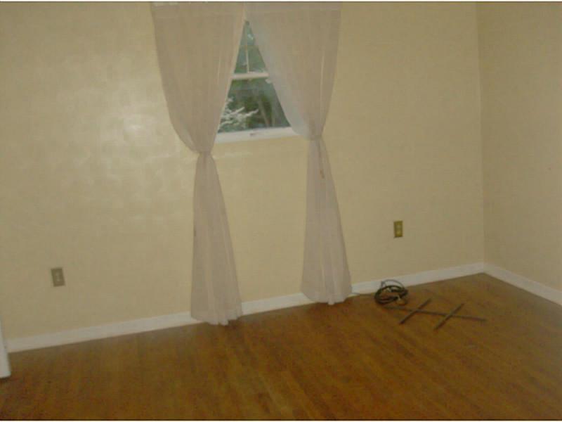 884 Fairview Road Pittsburgh, PA 15238 - Photo 3 of 5 Bedroom.