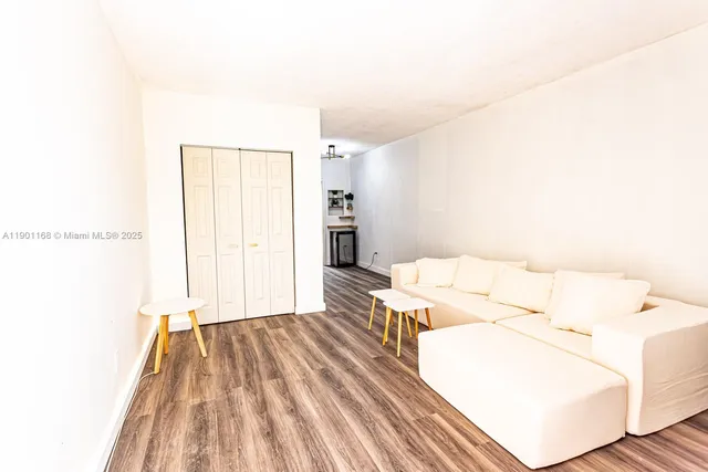 a bed room with a bed