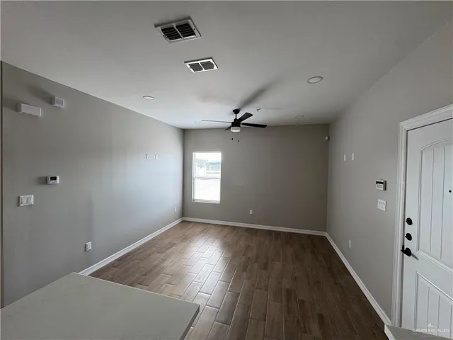 $925 | 800 Ragland Road, Unit 5, Mission, TX 78572