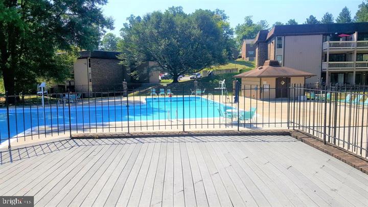 5804 Royal Ridge Drive, Unit H Springfield, VA 22152 - Photo 44 of 48 Outdoor Pool