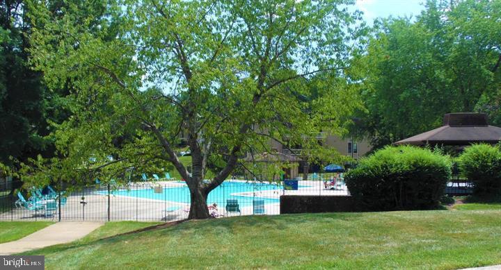 5804 Royal Ridge Drive, Unit H Springfield, VA 22152 - Photo 45 of 48 Outdoor Pool