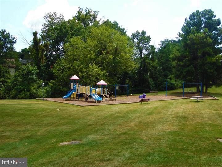 5804 Royal Ridge Drive, Unit H Springfield, VA 22152 - Photo 47 of 48 Playground